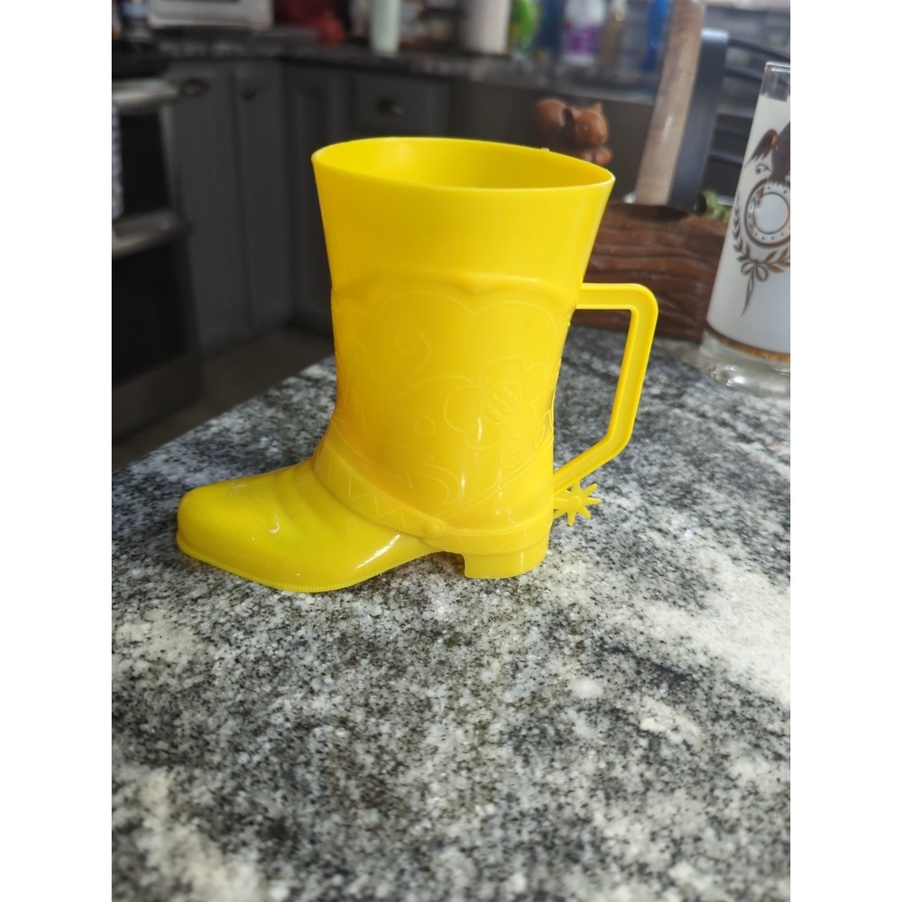 Vintage Plastic Kid Drinking Cup Yellow Boot Spur Cowboy Cowgirl Western Floral